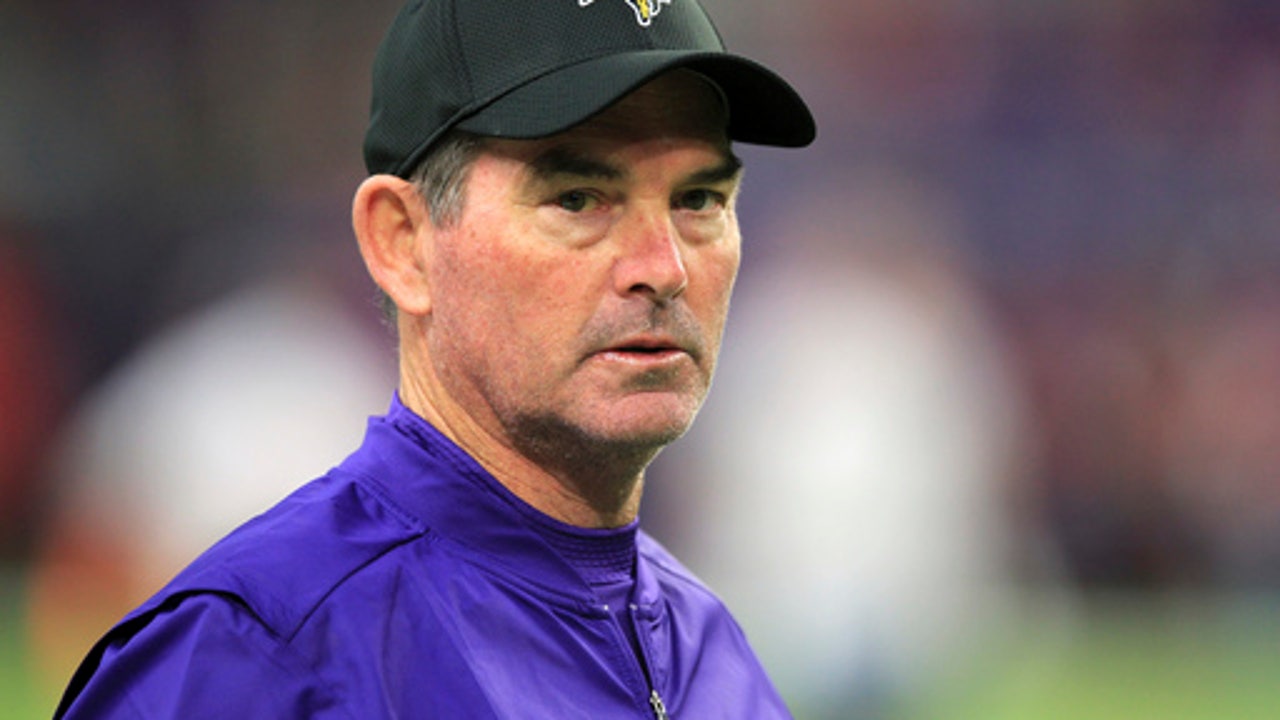 Vikings coach Mike Zimmer out vs. Cowboys after eye surgery
